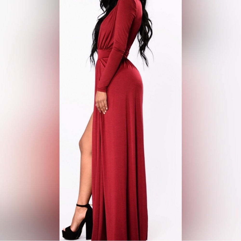 Elegant Red Maxi Dress - Picture 3 of 6